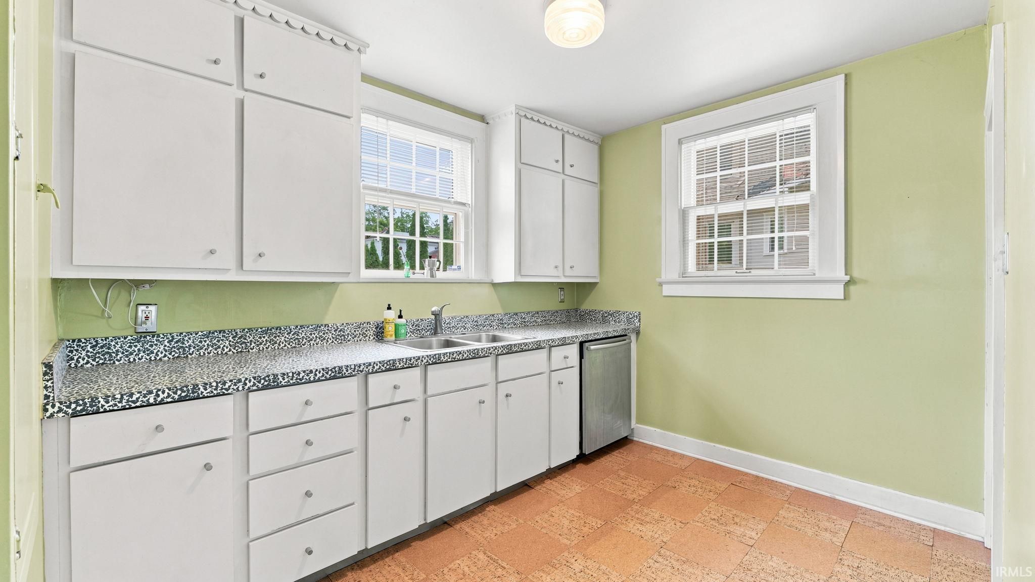 Image of 4407 Drury Lane