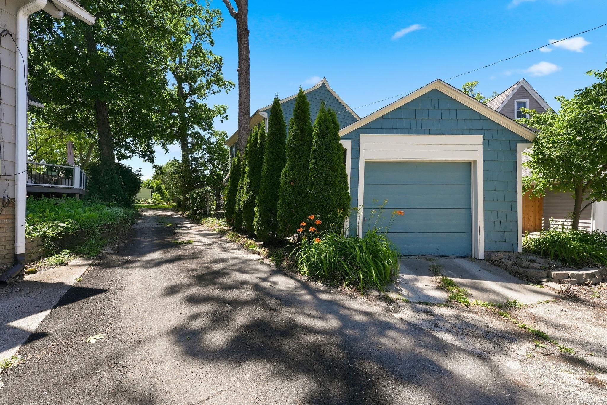 Image of 4407 Drury Lane