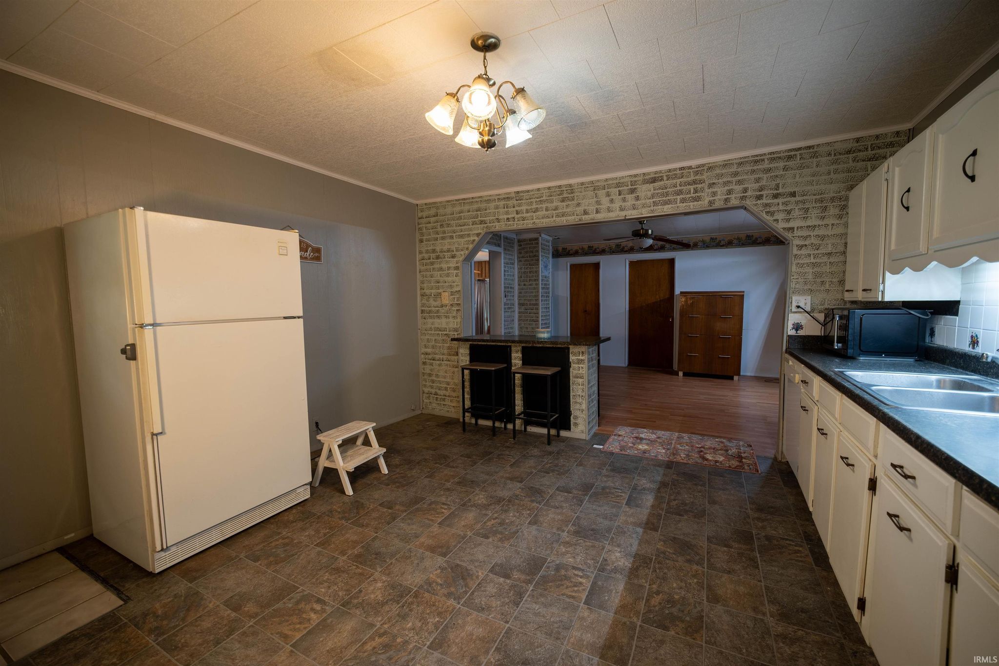 Image of 1302 E Sycamore Street