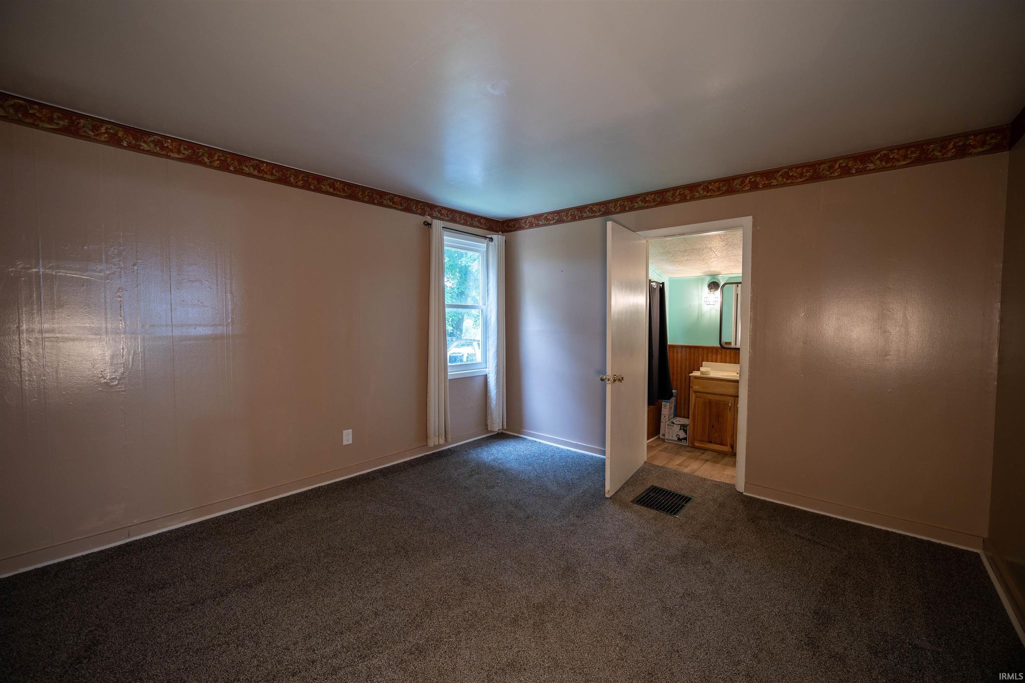 Image of 1302 E Sycamore Street